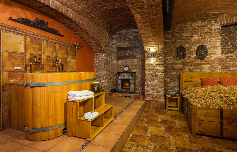 Prague: Private Beer and Wine Spa Experience With Drinks - Beer Spa Details