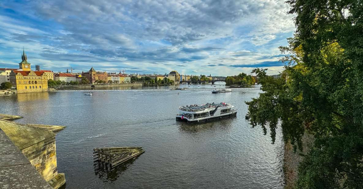 Prague: Vltava River Sightseeing Cruise - Inclusions