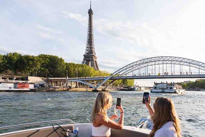 Private Cruise to Discover Paris - Meeting Point and Pickup