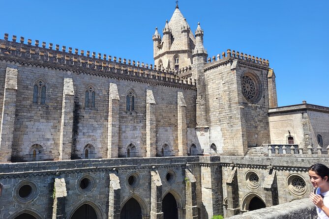 Private Évora Tour - Megaliths, Historical Center and Cork Region - Positive Reviews