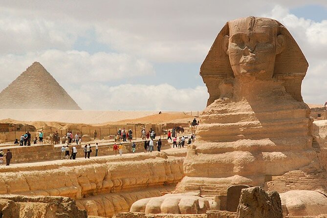 Private Giza Pyramids & Sphinx Day Tour With Lunch From Cairo - Meeting and Pickup