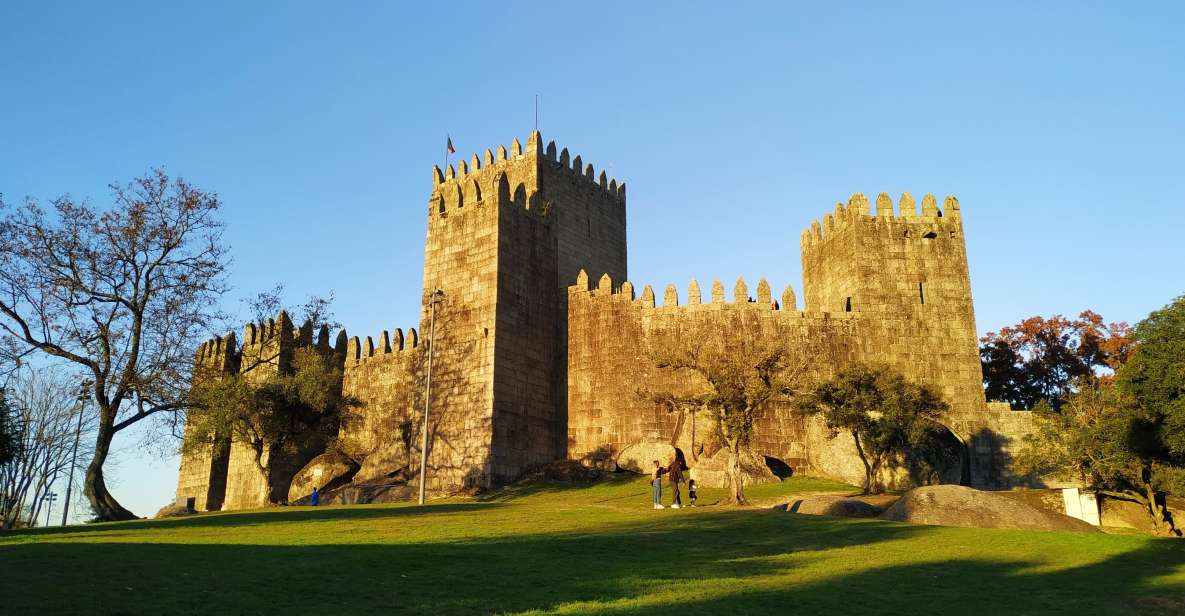 Private Green Wine Wineries and UNESCO Guimarães Tour - Authentic Small Producer Setting