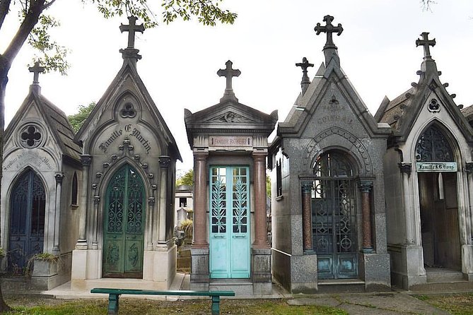 Private Guided Tour to Père Lachaise Cemetery in Paris - Navigating the Cemetery