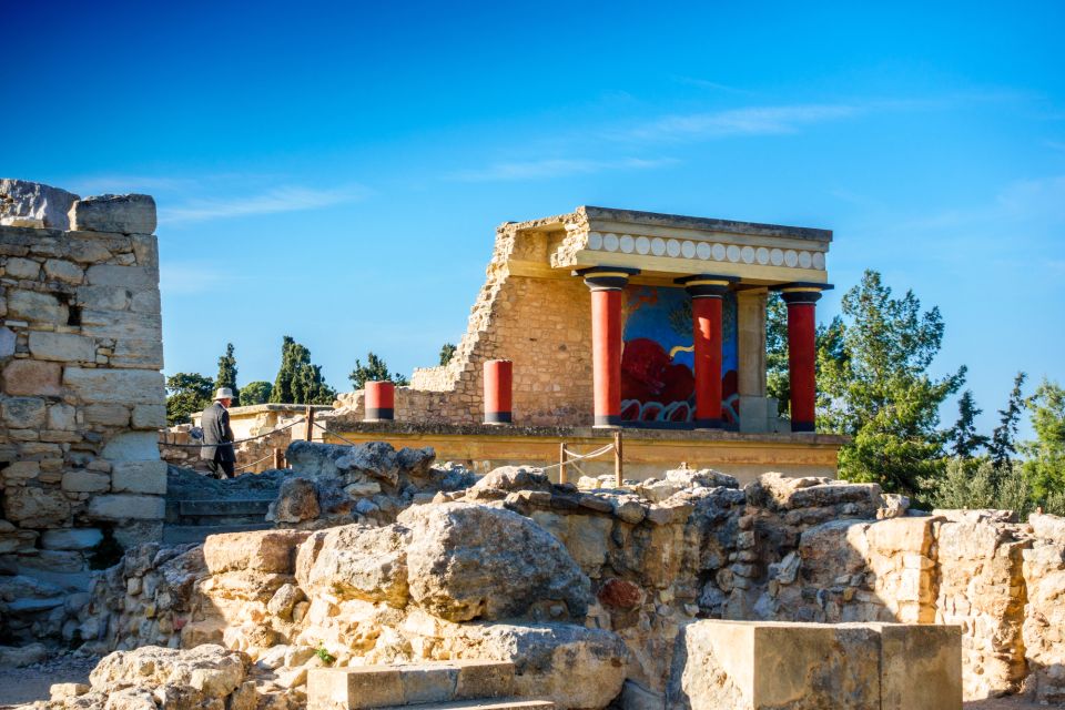 Private Knossos Skip the Line Tour Inc. Lunch & Wine Tasting - Palace of Knossos