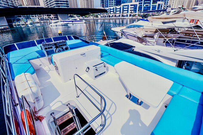 Private Luxury Yacht Cruise Around Atlantis and Dubai Marina - Booking Information