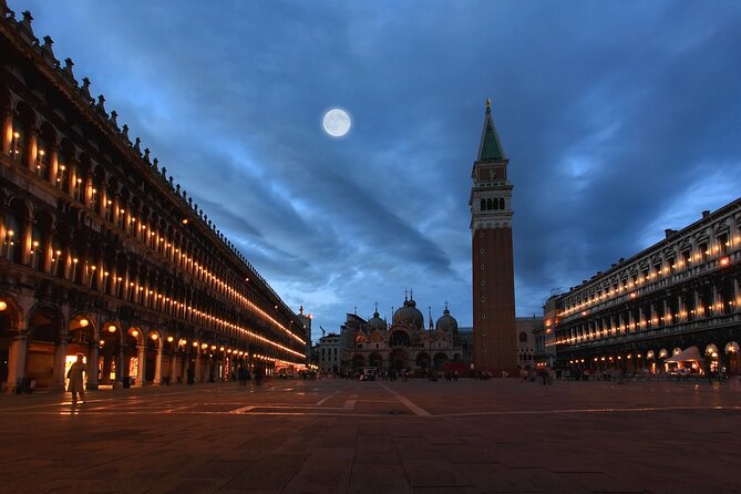 Private Night Tour of Doges Palace and St Marks Basilica - Discovering the Palace Prisons