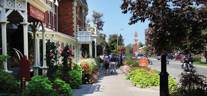 Private Tour of Niagara Falls With Niagara City Cruise - Skylon Tower Experience