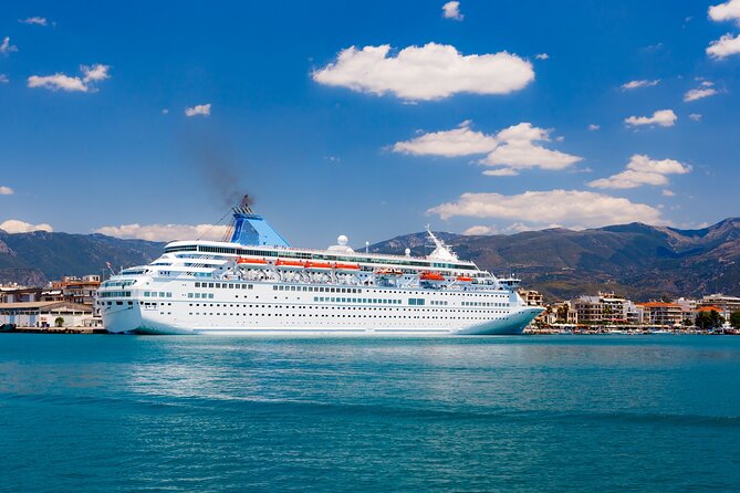 Private Transfer From Athens/Suburbs To Pireaus Port - Traveler Participation