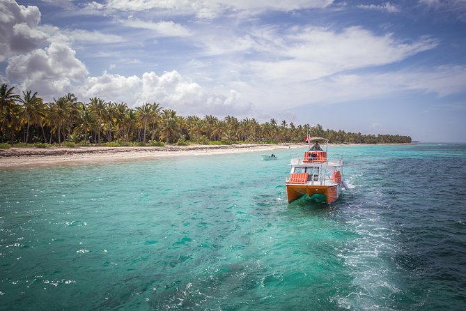 Punta Cana Private Catamaran Cruise With Drinks and Light Snacks - Dining and Refreshments