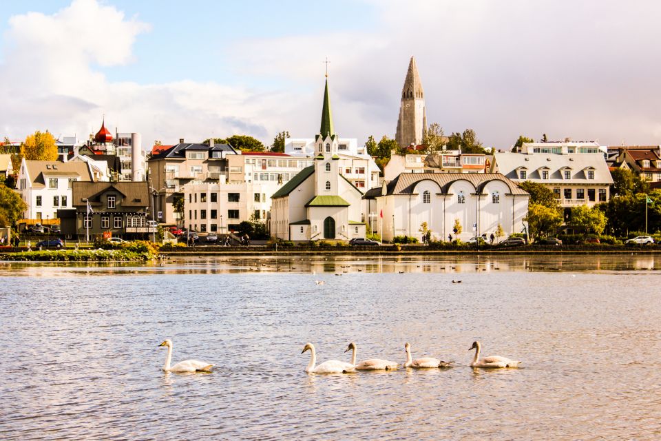 Reykjavik: City Exploration Game and Tour - Discovering History