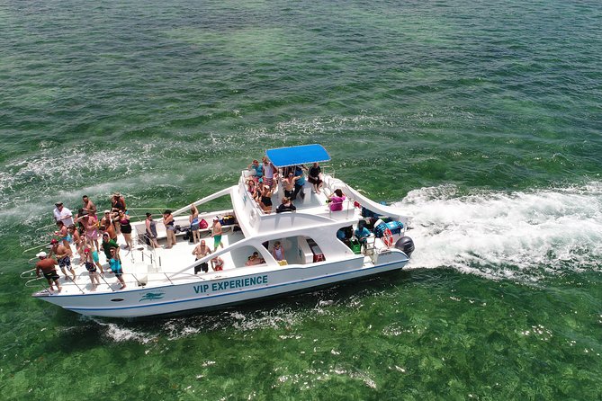 Sabina Del Mar Party Boat VIP - Natural Ocean Pool