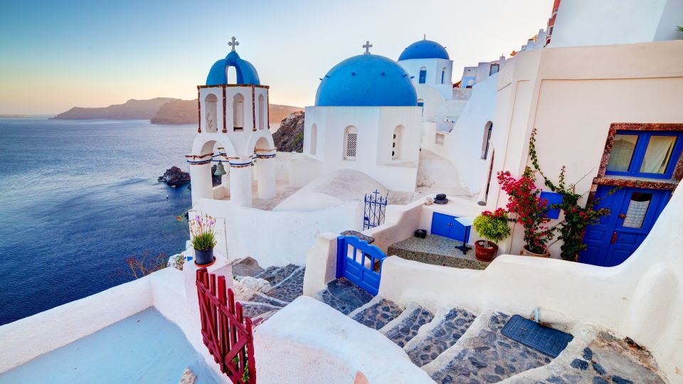 Santorini : Private Half Day - Best of & Wine Tasting Tour - Oia: Iconic Whitewashed Buildings