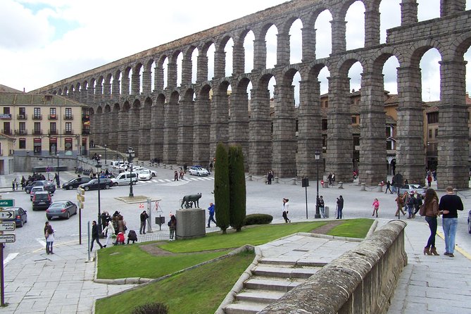 Segovia Afternoon Tour With Cathedral From Madrid - Roman Aqueduct of Segovia