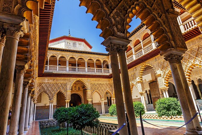 Seville: Guided Tour to the Alcazar + Cathedral and Giralda - Meeting and Pickup