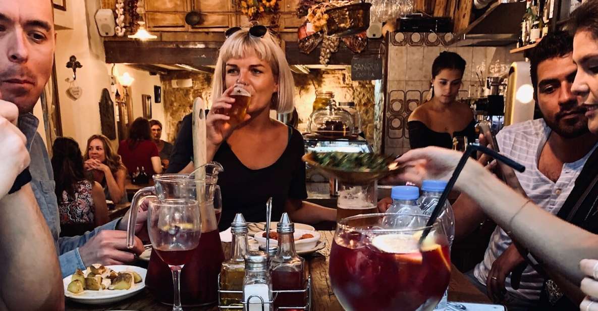 Sightseeing Barcelona by Bike, Photo-shooting & Tapas - Unique Experience