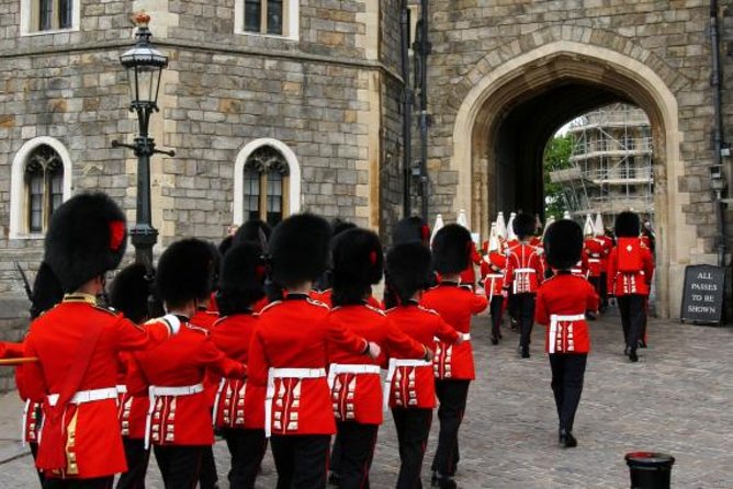 Simply Windsor Castle Tour From London With Transportation and Audio Guides - Itinerary and Inclusions