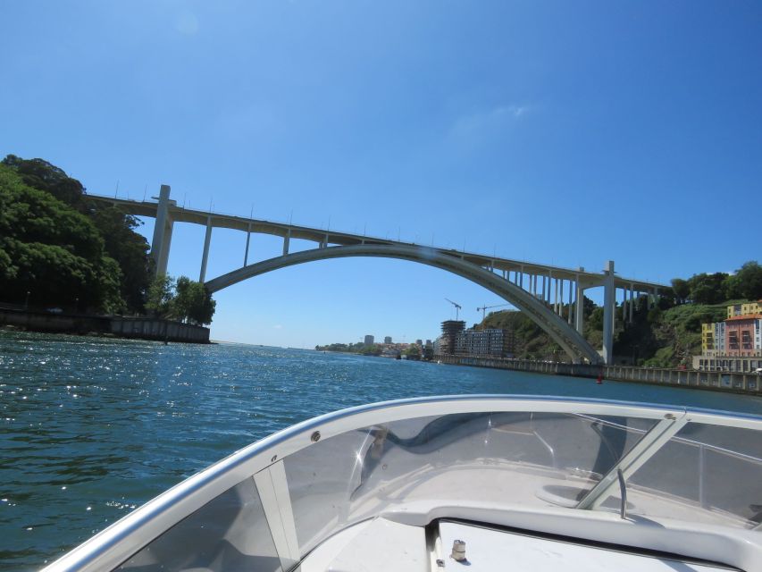 Six Bridges Private Boat Cruise in Porto - Experience Features