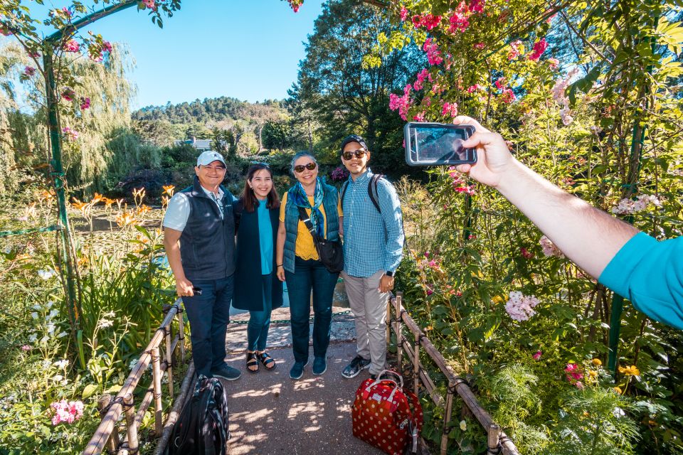 Small-Group Giverny and Van Goghs Room in Auvers From Paris - Monets Final Resting Place