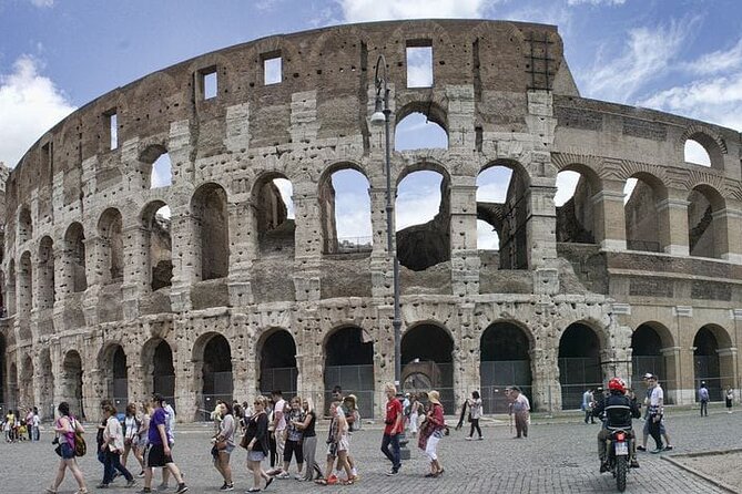 Small Group Guided Tour to the Colosseum, Roman Forum and Palatine Hill - Included Access