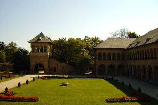 Small Group Tour to Mogosoaia Palace and Snagov Monastery - Mogosoaia Palace