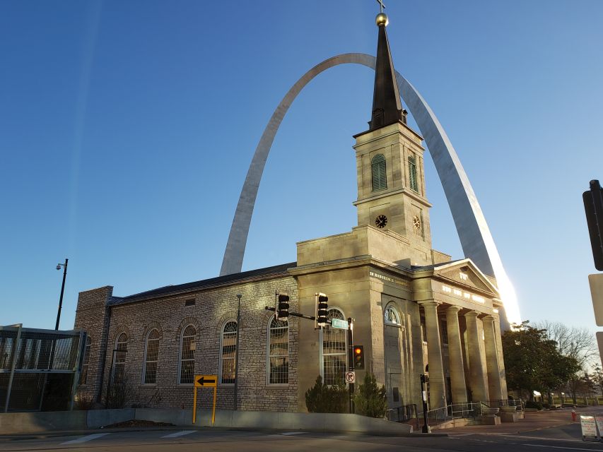 St Louis: 75-Minute City Trolley Tour - Meeting Point and Transportation