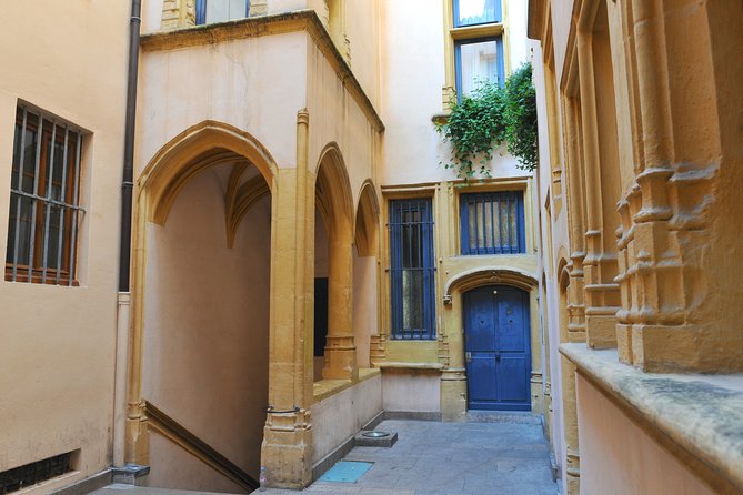 Storytelling Tour of Old Lyon - Confirmation and Accessibility