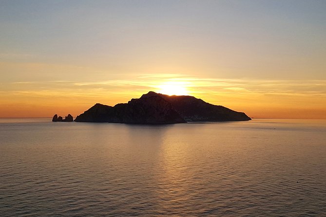 SUNSET BOAT TOUR - From Sorrento - Scenic Sunset Cruise