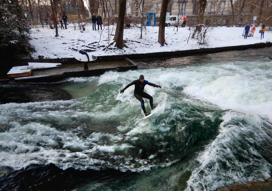 Surfing on Munich All Year Even Winter: Englischer Garten - Included Equipment