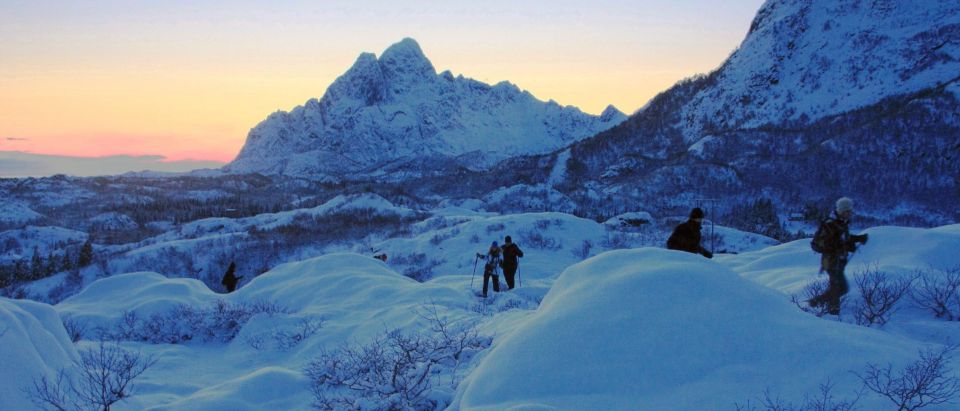 Svolvaer: Snowshoeing Half Day - Gear and Attire