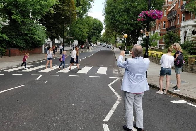 The Beatles Magical History Black Taxi Tour London - Meeting and Pickup