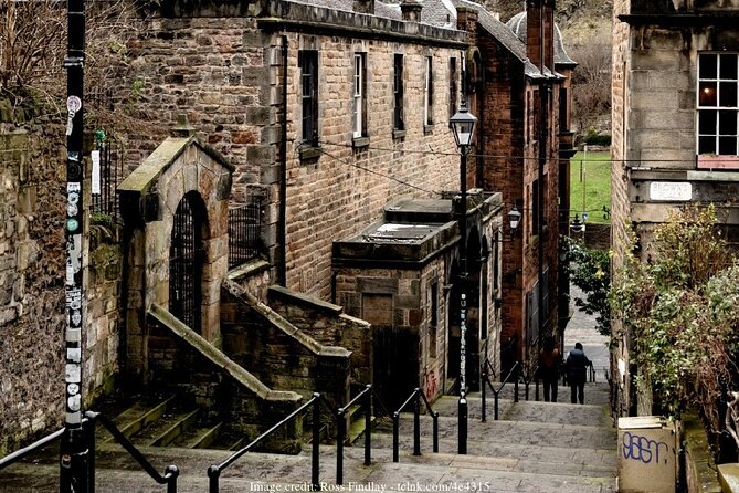 The Best of Edinburgh: Private Walking Tour With Edinburgh Castle - Meeting Location