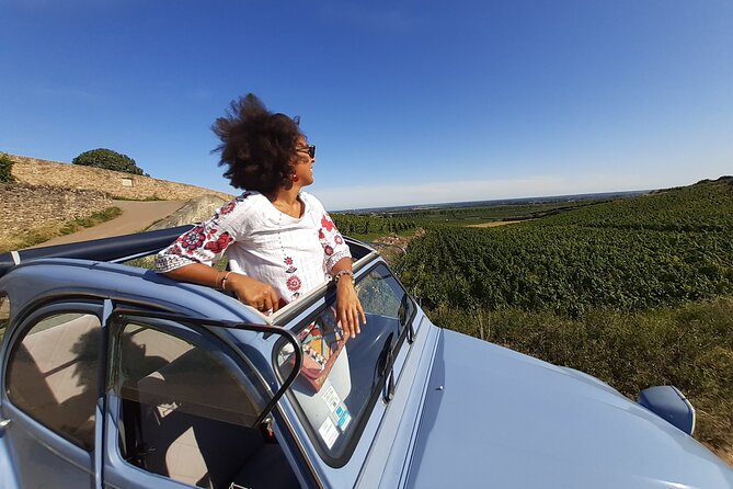 The Grands Crus Route in a Classic French Car + Wine Tasting - 3h - Wine Tasting on the Slope