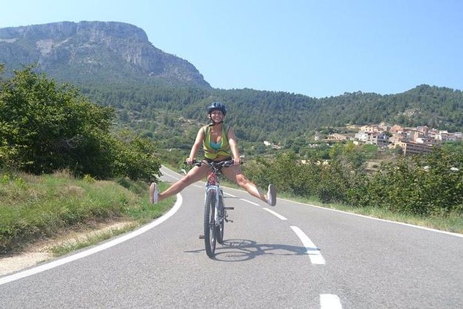 The Grape Escape! Cycling in Beautiful Scenery With Wine Tasting - Tasting Award-winning Wines