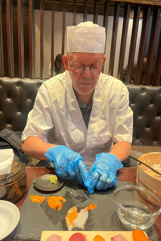 Tokyoshinjukuyasukuni: Sushi Making Experience With a Chef - Meeting Point and Accessibility