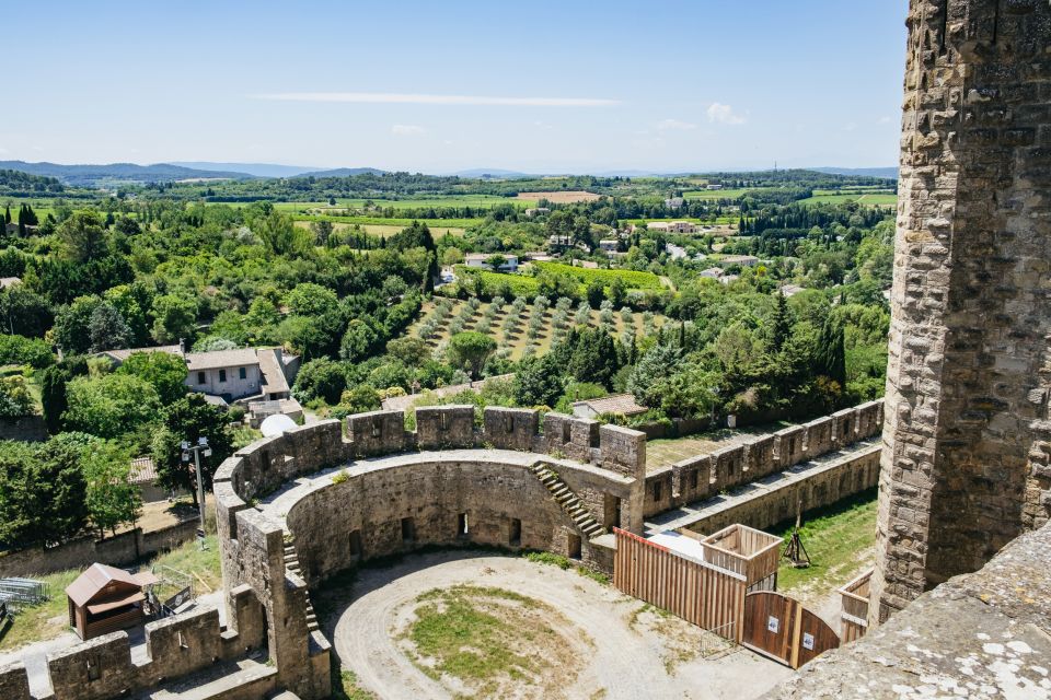 Toulouse: Carcassonne Day Trip by Coach With Comtal Castle - Arrival in Carcassonne