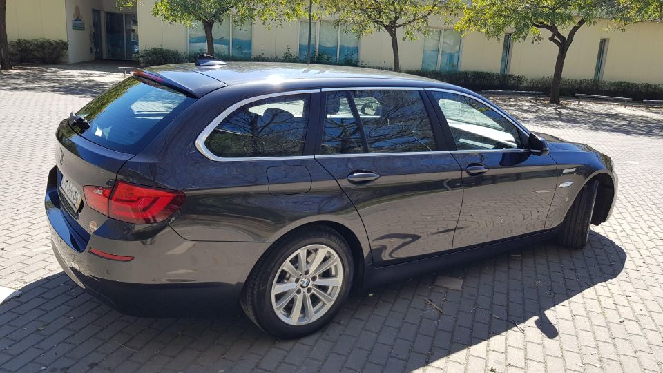 Transfer Lisbon Airport to Downtown Lisbon (any Hotel) - Complimentary Water and Chargers