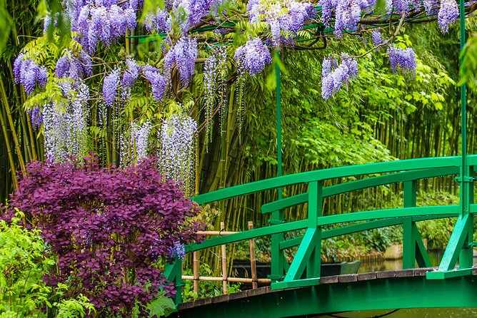 Versailles Palace and Giverny Monet House Guided Visit With Lunch From Paris - Logistics and Suitability