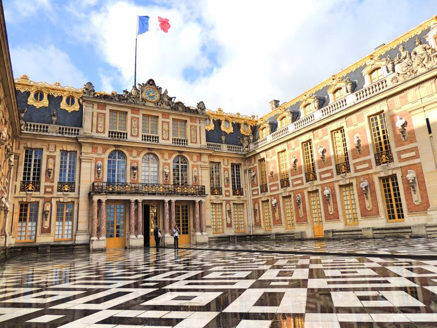 Versailles: Skip-The-Line Guided Palace Tour W/ Gardens - Meeting Point