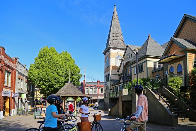 Victoria Pedal Bike Tour for Cruise Guests - Castle Hoods Legends - Meeting and Pickup