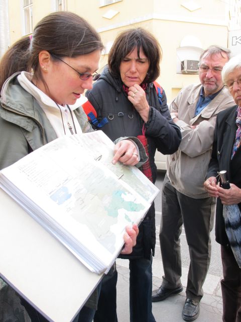 Vienna: Jewish Life in Leopoldstadt 2-Hour Walking Tour - Synagogues and Houses of Worship