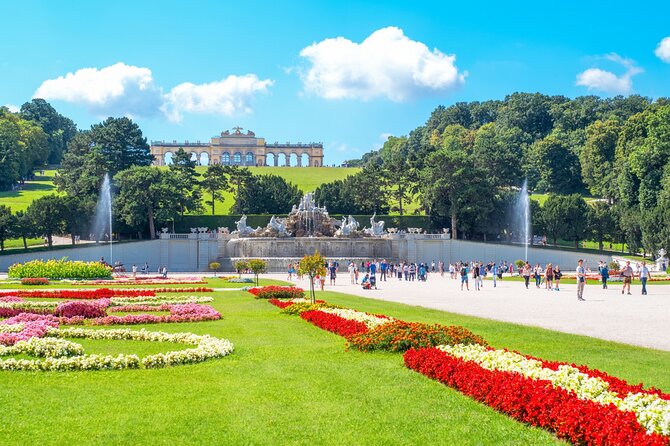 Vienna: Skip-The-Line Schonbrunn Palace & Gardens With Guide - Licensed Guide Commentary