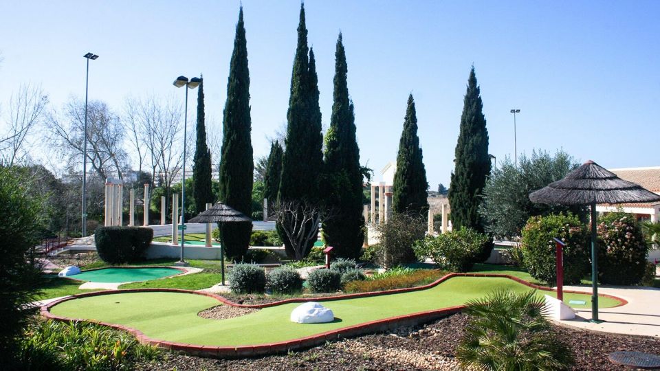 Vilamoura: Family Golf Park Game - Amenities and Additional Features