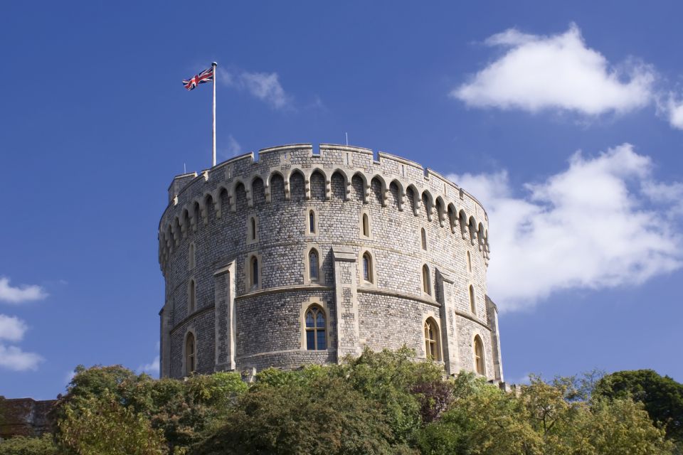 Windsor Castle and Buckingham Palace Full-Day Tour - Visiting Windsor Castle