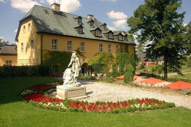 Wroclaw: Giant Mountains & Valley of Palaces Day Tour - Booking Information