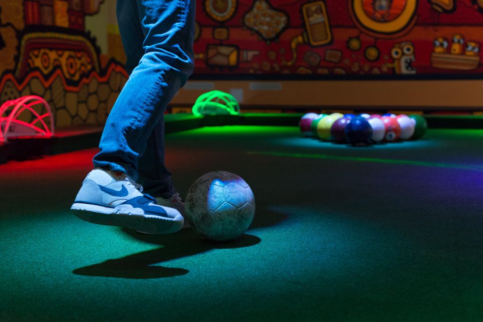 Würzburg: 3D Mini Golf in Breathtaking Surroundings - Glow-in-the-Dark Experience