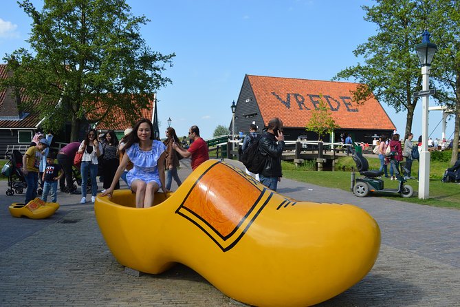 Zaanse Schans & Volendam Small-Group Tour From Amsterdam (7 Pax) - Accessibility and Additional Information