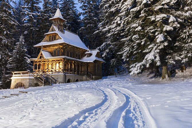 Zakopane & Sleigh Ride With Bonfire - Private Day Trip From Krakow - Exploring Chocholóws Wooden Houses