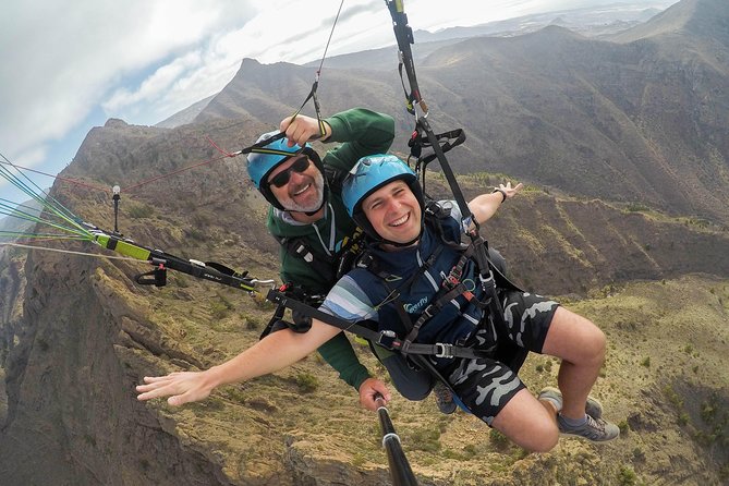 Acrobatic Paragliding Tandem Flight in Tenerife South - Accessibility and Health Considerations