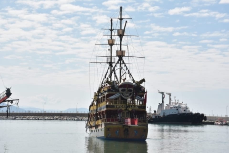 Alanya: Pirate Ship Cruise With Food and Swimming Stops - Refreshing Mediterranean Swim