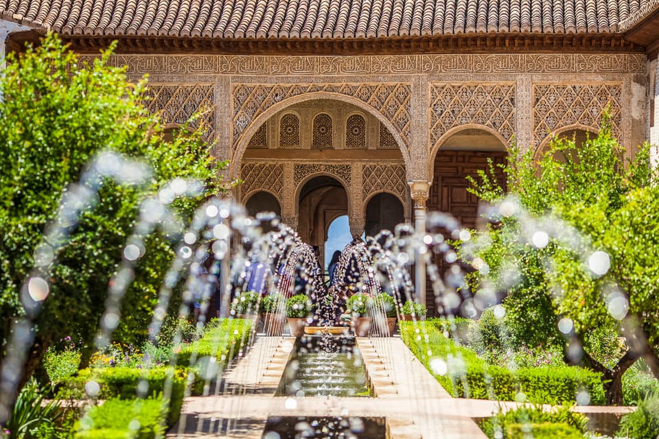 Alhambra: Guided Tour With Fast-Track Entry - Guided Tour Details